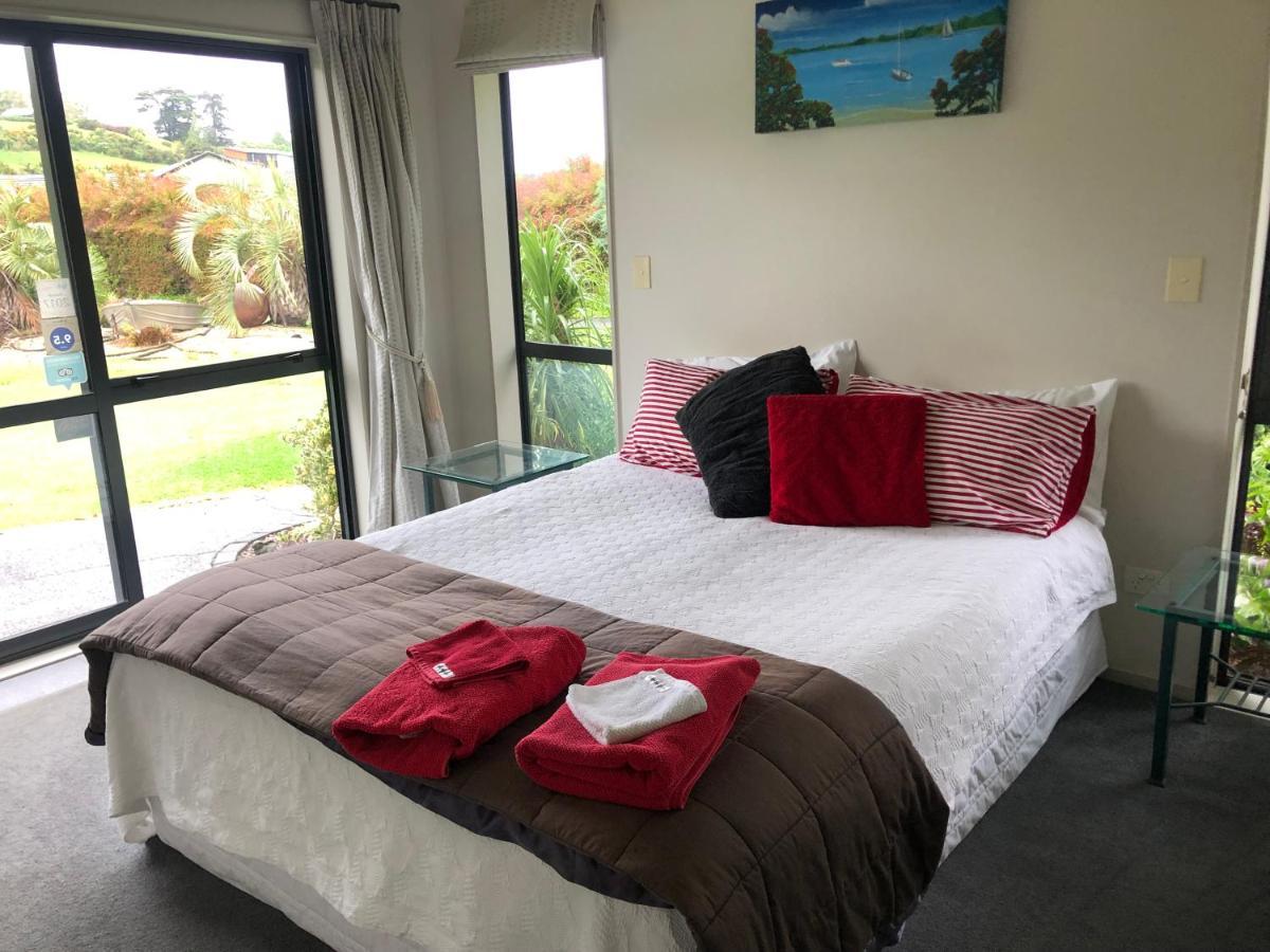 Silverdale Garden Stay Bed & Breakfast 3*