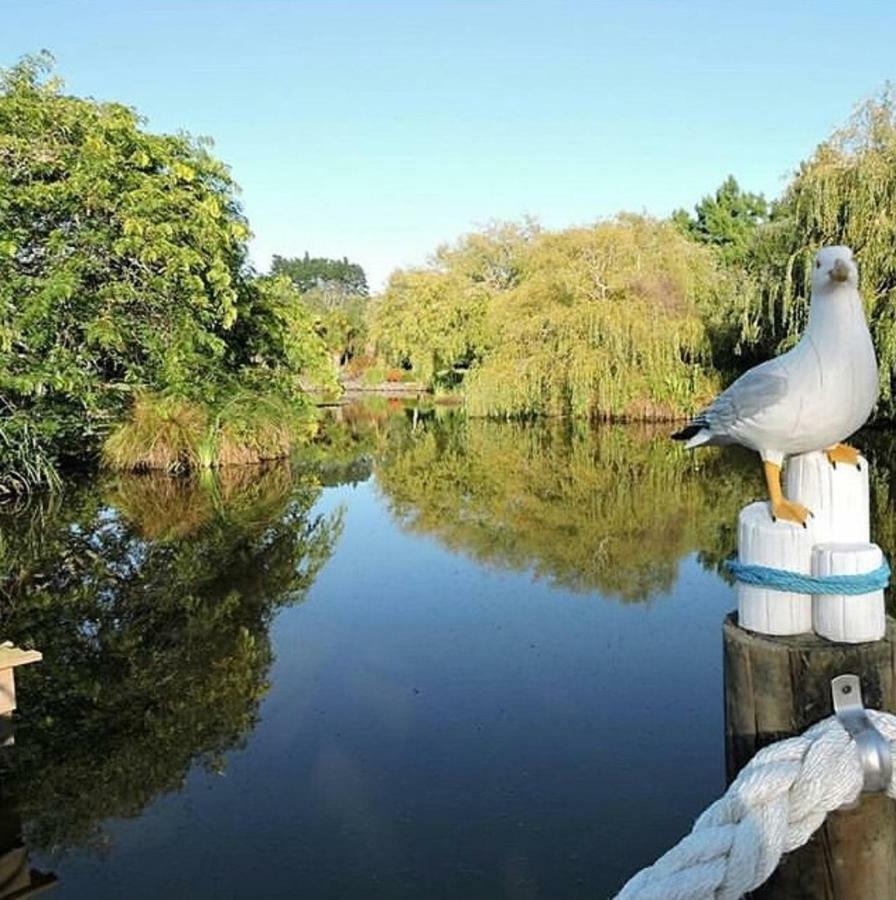 Bed & Breakfast Silverdale Garden Stay 3*